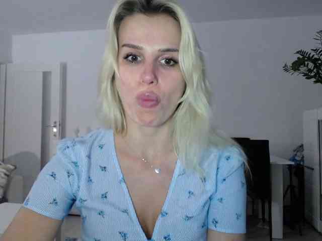 Cornelia22hot webcam