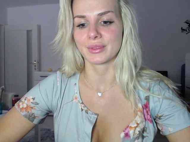Cornelia22hot webcam