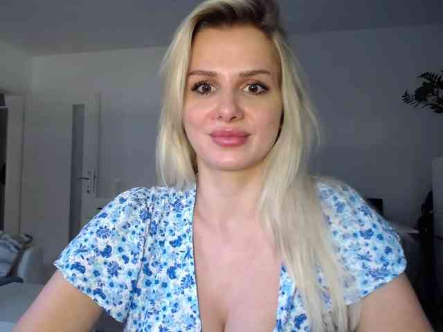 Cornelia22hot webcam
