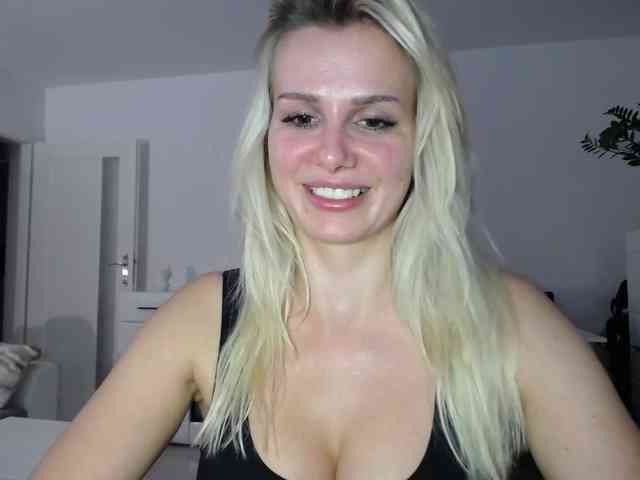 Cornelia22hot webcam