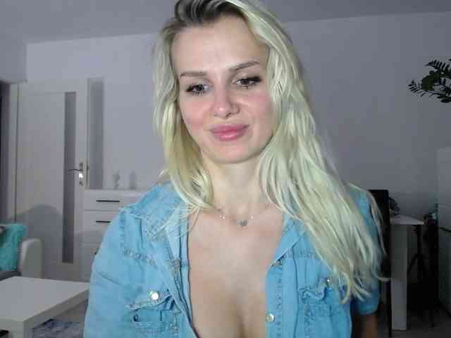 Cornelia22hot webcam