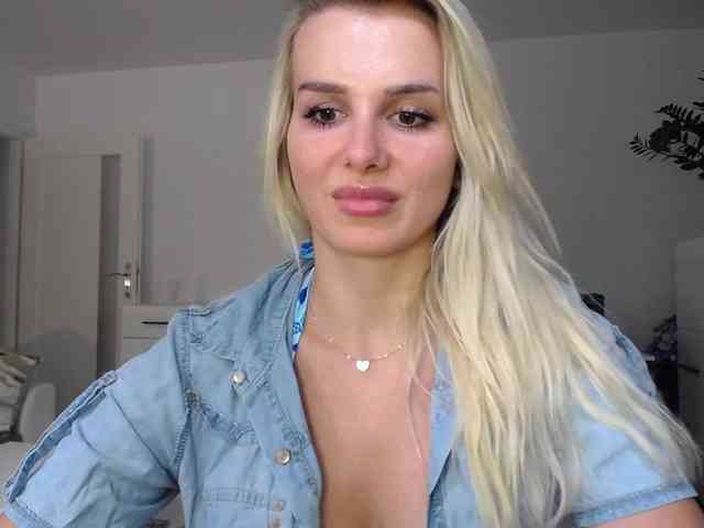 Cornelia22hot webcam