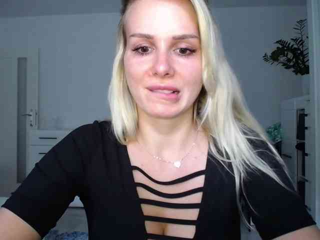 Cornelia22hot webcam