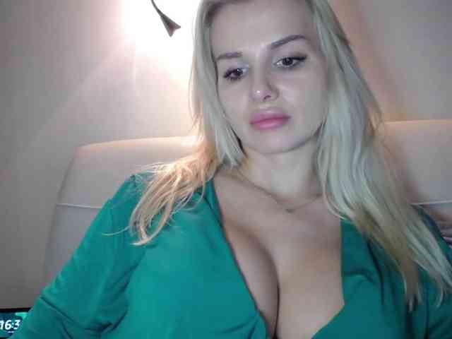 Cornelia22hot webcam