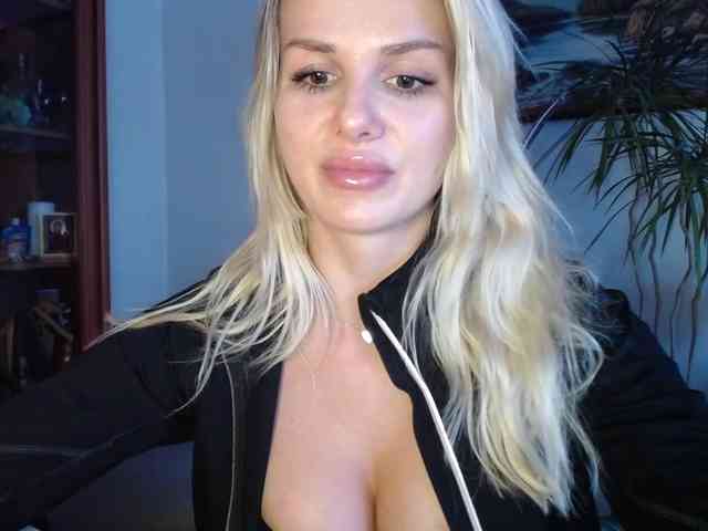 Cornelia22hot webcam