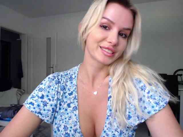 Cornelia22hot webcam