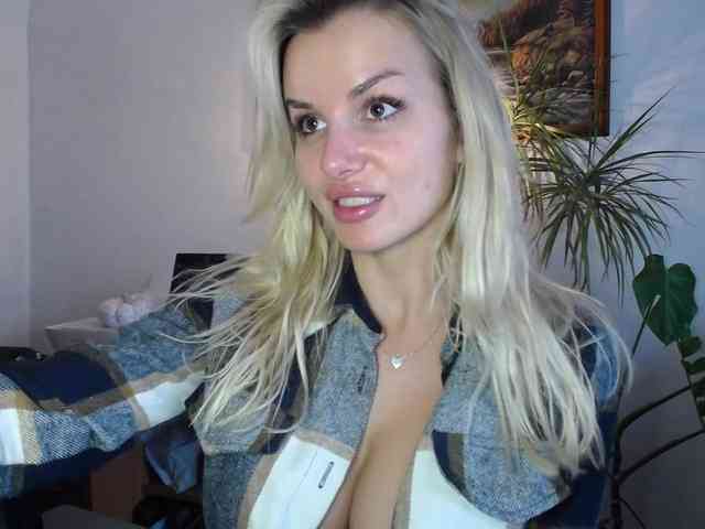 Cornelia22hot webcam