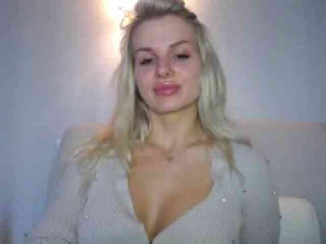 Cornelia22hot webcam