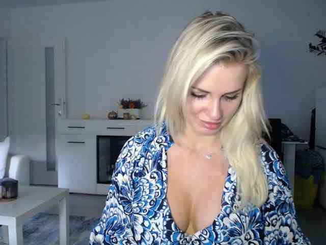 Cornelia22hot webcam