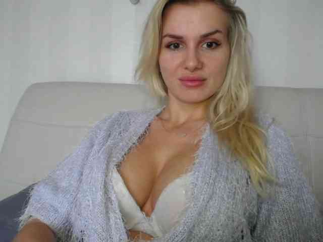Cornelia22hot webcam