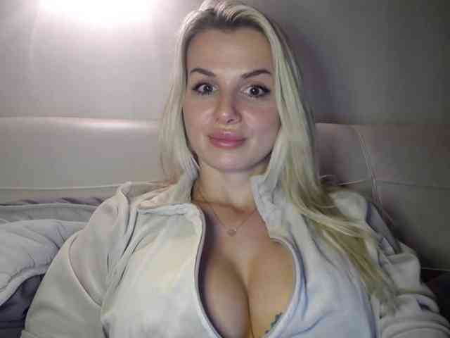 Cornelia22hot webcam