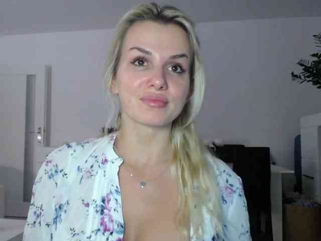 Cornelia22hot webcam