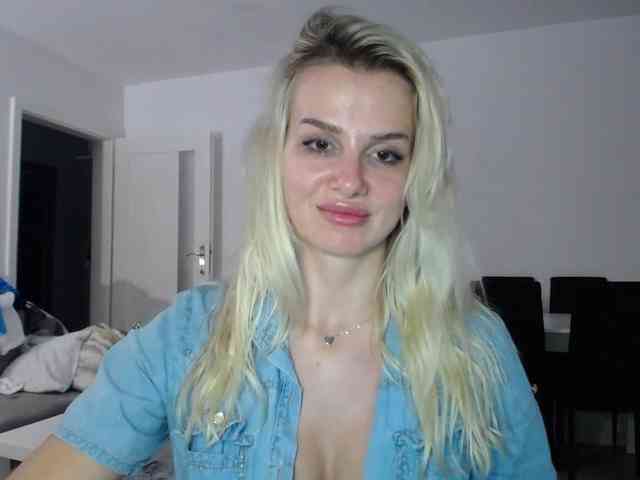Cornelia22hot webcam