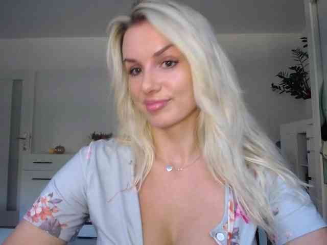 Cornelia22hot webcam