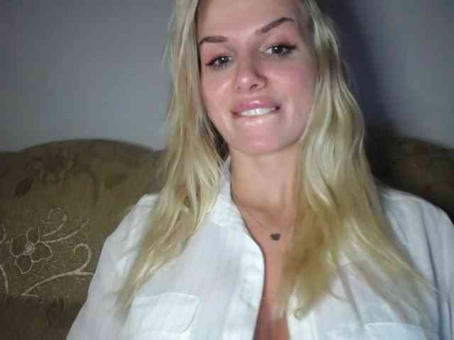 Cornelia22hot webcam