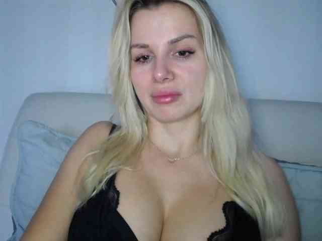 Cornelia22hot webcam