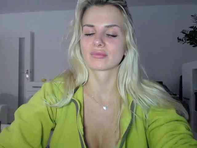 Cornelia22hot webcam