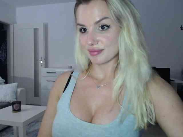 Cornelia22hot webcam