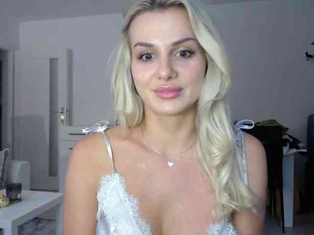 Cornelia22hot webcam