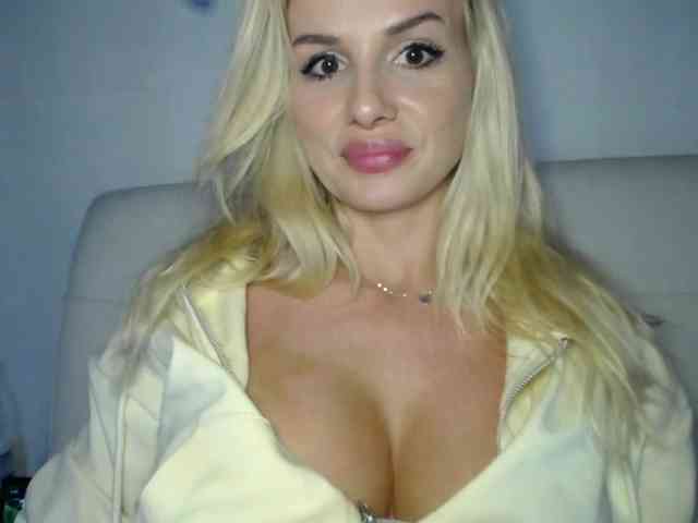 Cornelia22hot webcam