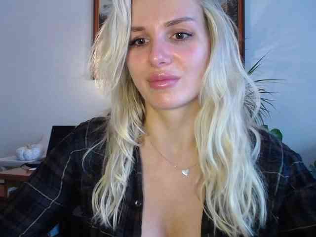 Cornelia22hot webcam