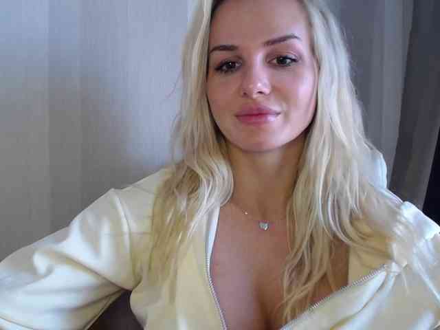 Cornelia22hot webcam