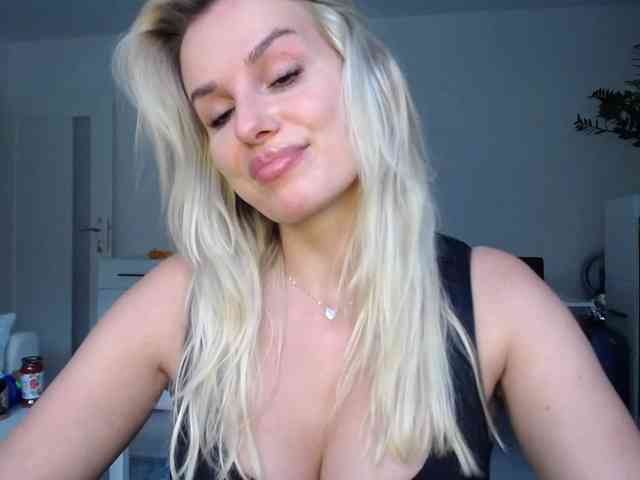 Cornelia22hot webcam