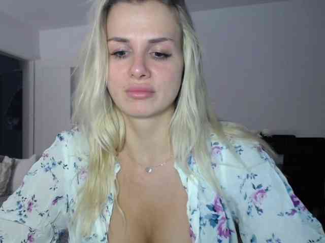 Cornelia22hot webcam