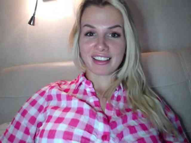 Cornelia22hot webcam