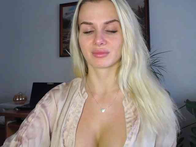 Cornelia22hot webcam