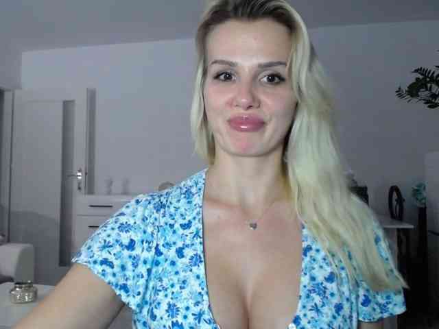 Cornelia22hot webcam