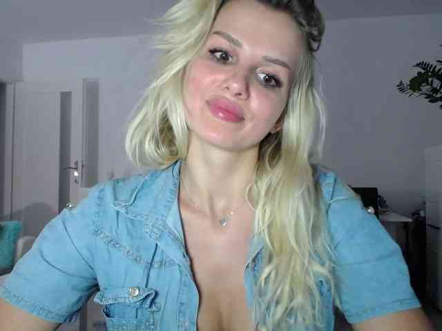 Cornelia22hot webcam