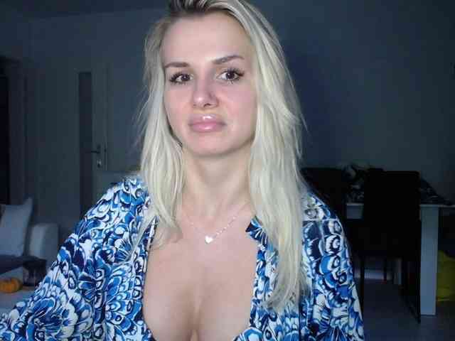 Cornelia22hot webcam