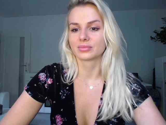 Cornelia22hot webcam