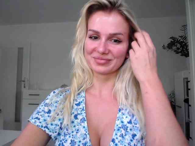 Cornelia22hot webcam