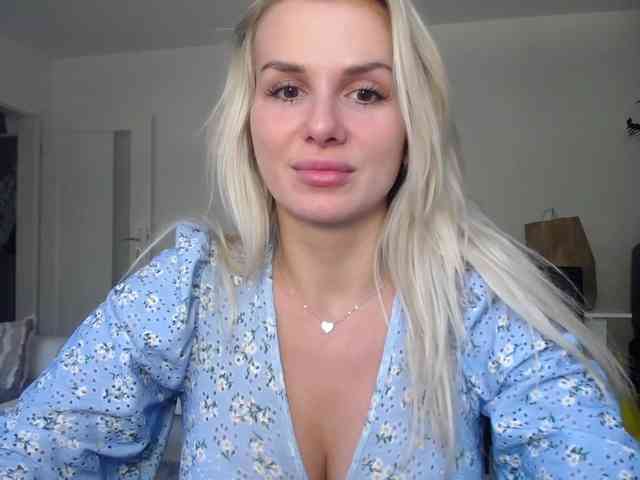 Cornelia22hot webcam