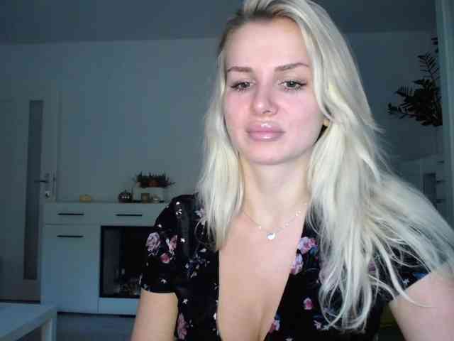 Cornelia22hot webcam