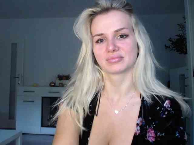 Cornelia22hot webcam