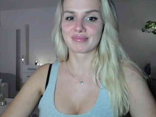 Cornelia22hot webcam