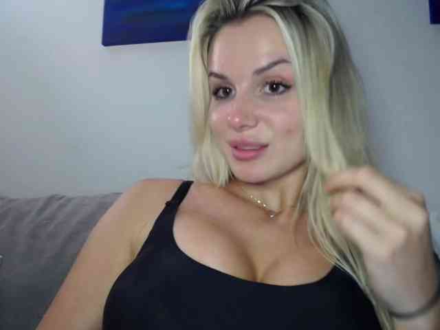 Cornelia22hot webcam