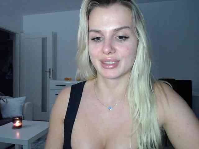 Cornelia22hot webcam