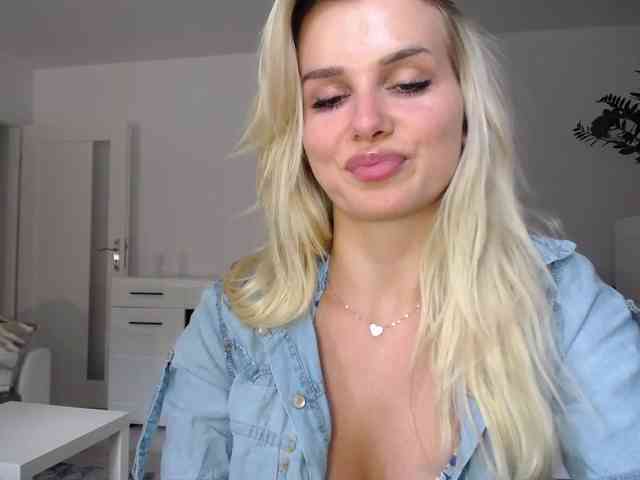 Cornelia22hot webcam