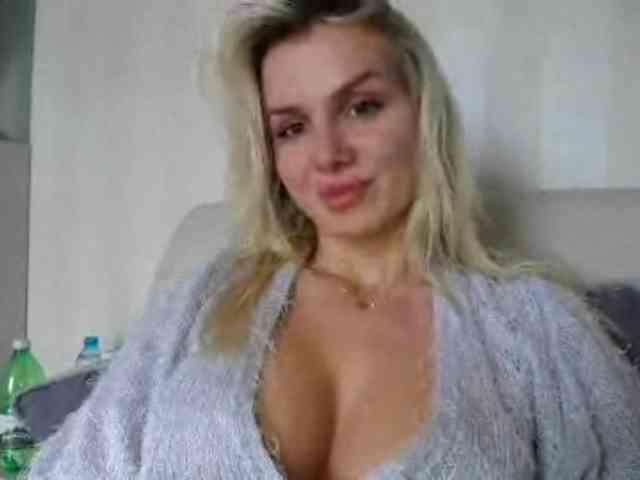 Cornelia22hot webcam