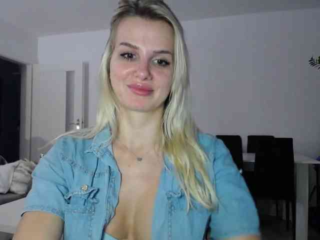 Cornelia22hot webcam