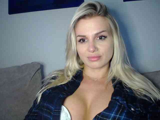 Cornelia22hot webcam