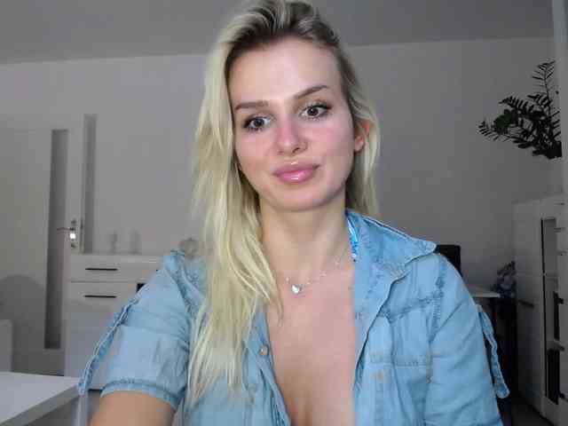 Cornelia22hot webcam