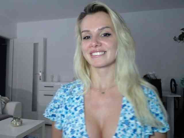 Cornelia22hot webcam