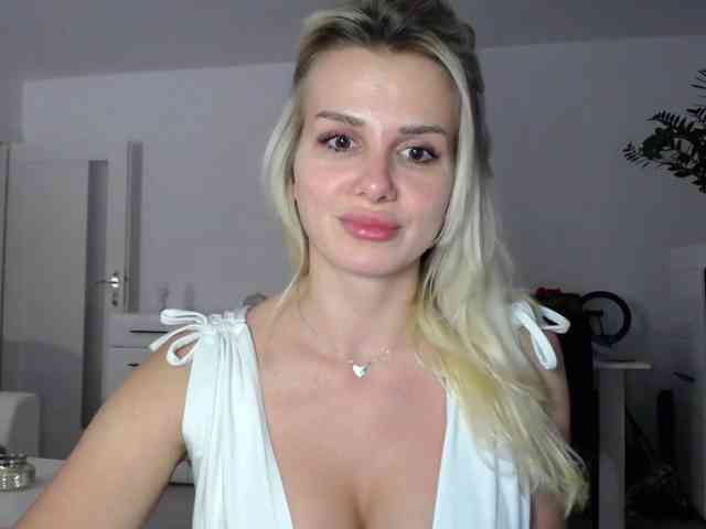 Cornelia22hot webcam