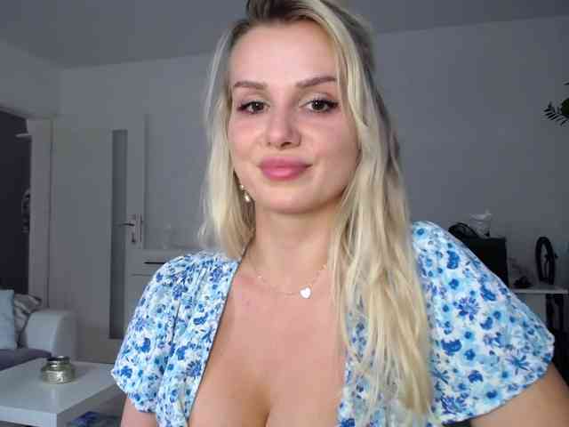 Cornelia22hot webcam