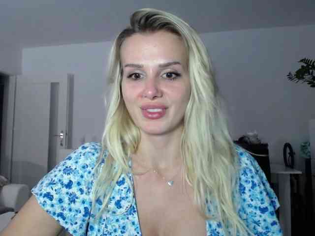 Cornelia22hot webcam